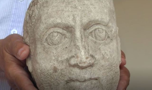 Velmi vzácný nález mramorové hlavy římského císaře hlásí archeologové v Bulharsku
